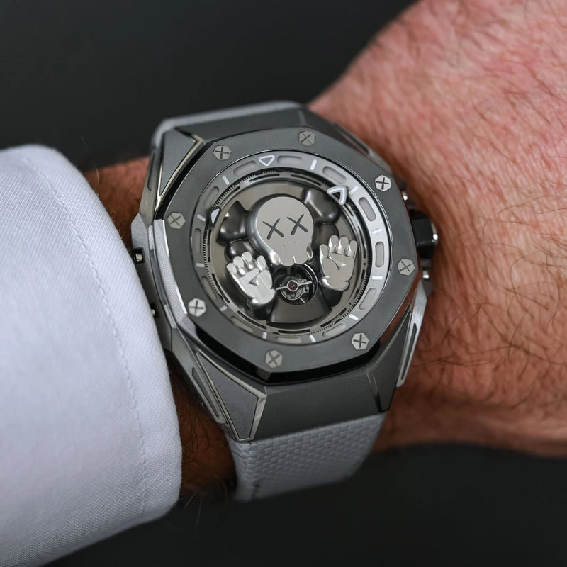 ( LINHA SUPER PREMIUM ) Audemars Piguet x KAWS: Royal Oak + Case de Madeira